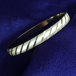 ❄️❄️Gold Moaet bangle